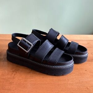 Clark’s Orianna Over platform sandals size 7.5 women’s